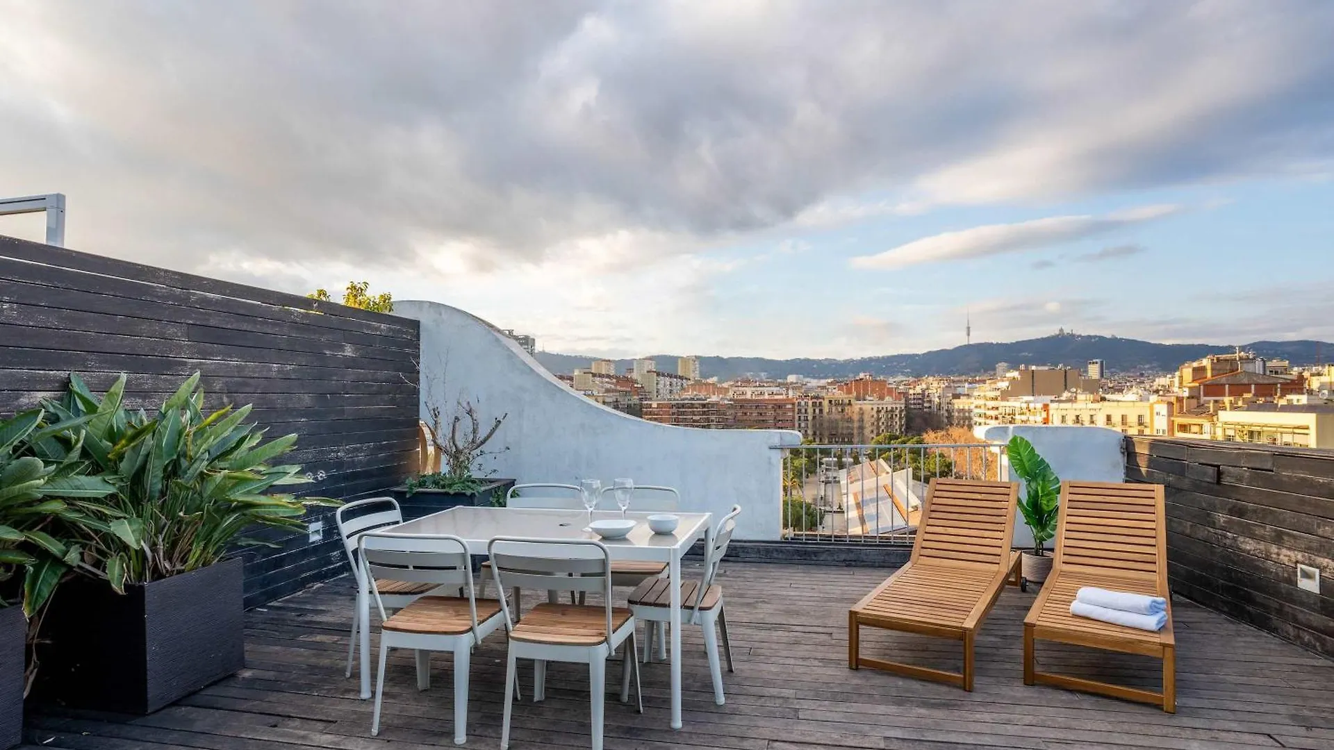 Apartment Amazing 3 Bedroom Penthouse In Plaza Espana Barcelona